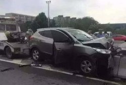 伊滨最新车祸爆料新闻报道,悲剧瞬间，生命消逝，警方全力调查